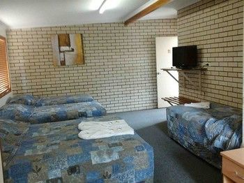 Emerald Tower Motor Inn מראה חיצוני תמונה