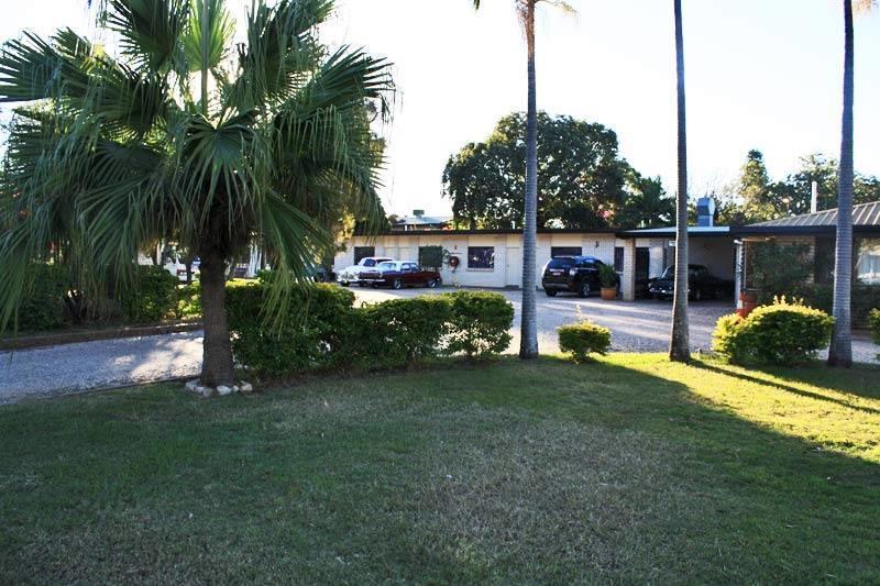 Emerald Tower Motor Inn מראה חיצוני תמונה